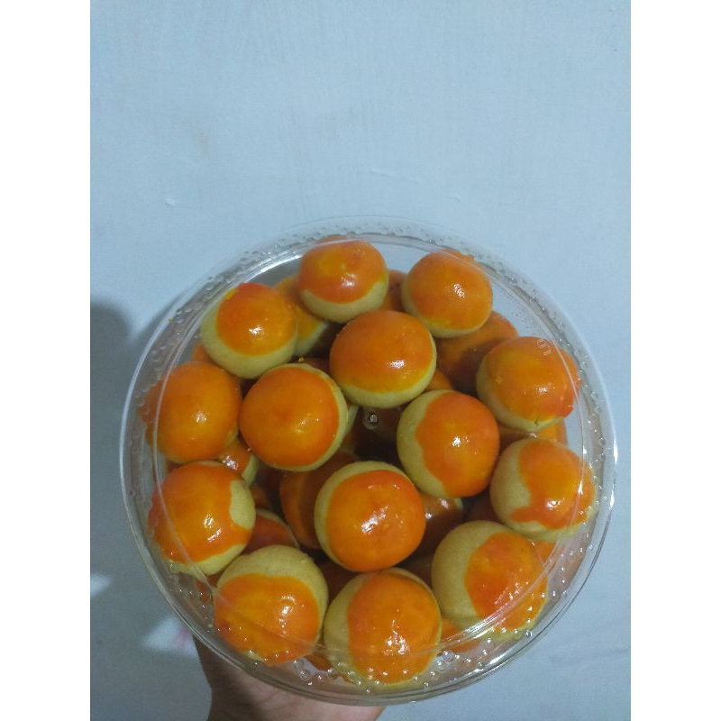 

Kue kering Nastar dengan isian selai nanas