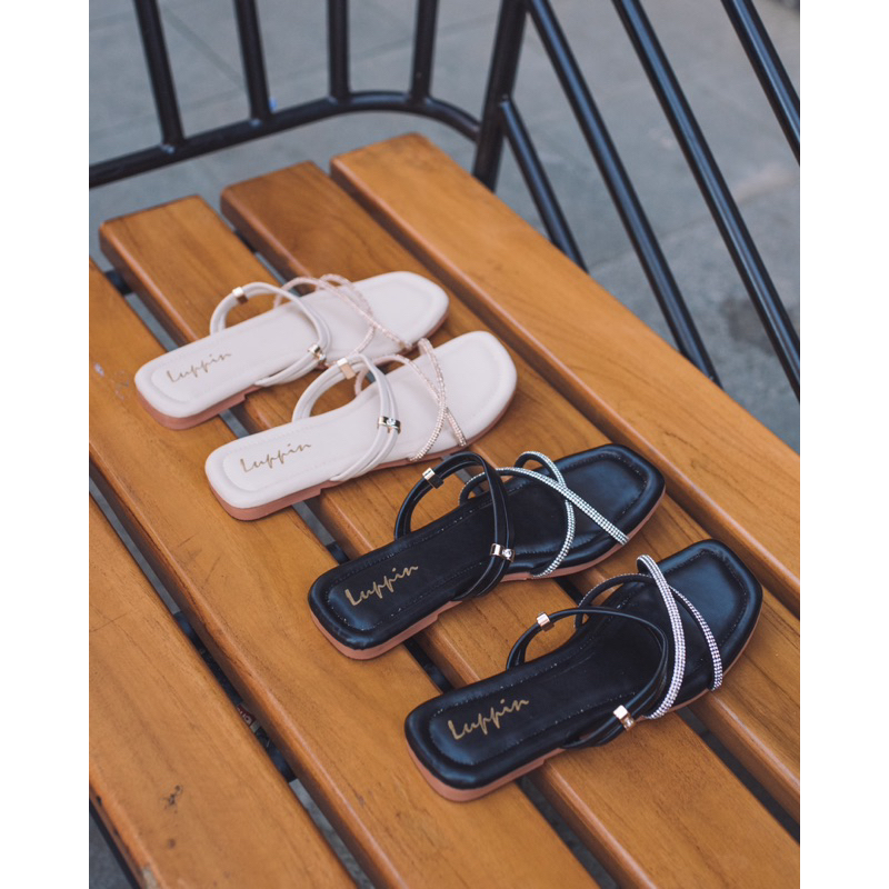 Scarlet Cream & Scarlet Black