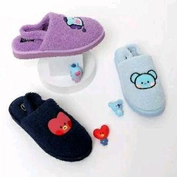 (PO) OFFICIAL BIG SALE BTS #BT21 Knee Band Indoor Slipper