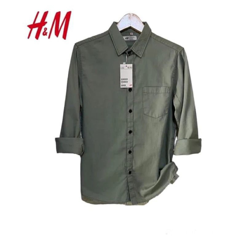 • Merk H.M• Kerah kemeja• Ready Stok • Material Catun Twill• Gender Pria Dan Wanita 
• Model Slimfit