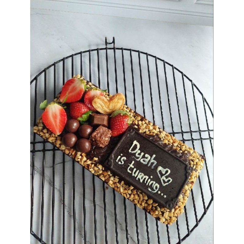 

RB22 BROWNIES HIAS 20X10CM DESAIN B