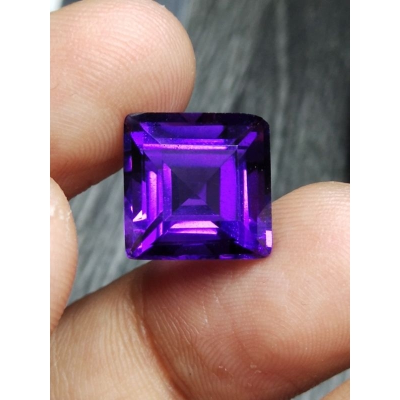 Natural Amethyst Kecubung 12x12x8 mm 8.3 Ct Ungu Tua Square Cutting VVS Code 725
