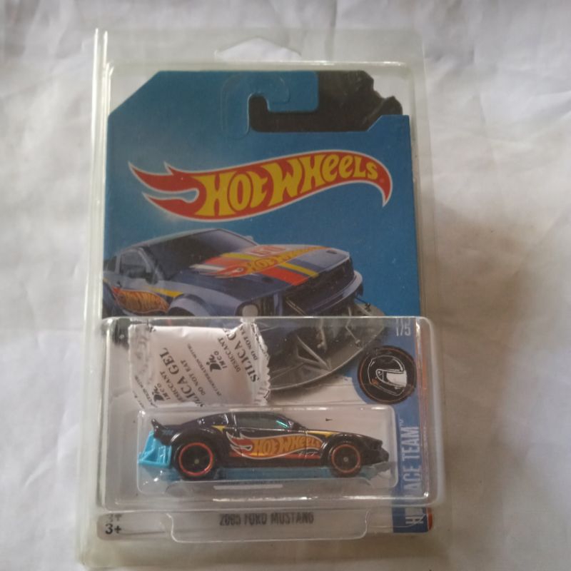 hotwheels FORD MUSTANG 2005