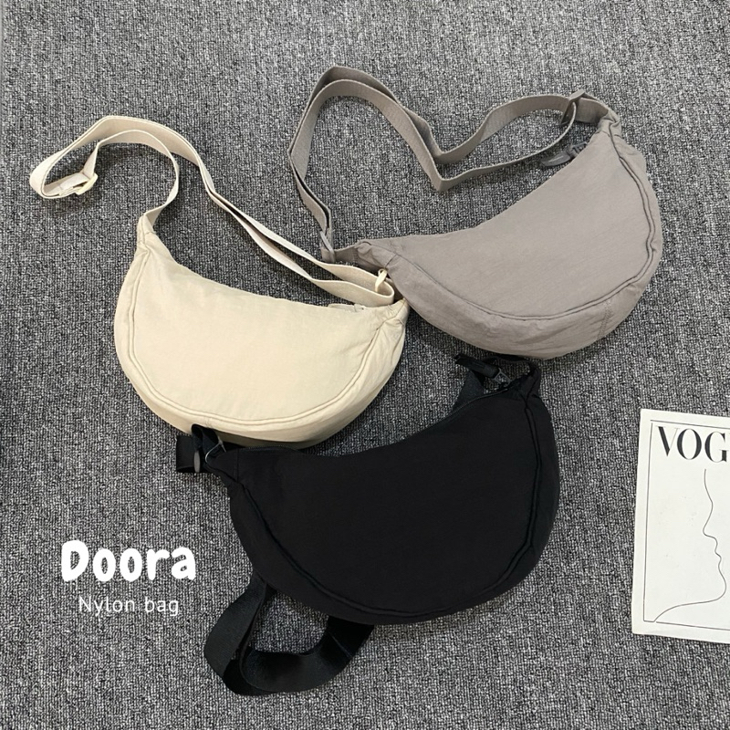 DOORA BAG / MOON BAG / TAS WANITA / SLINGBAG UNIQLO