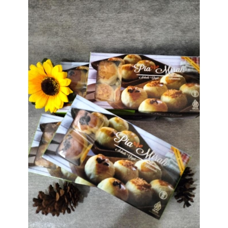 

Pia Mirah (Coklat, Keju, Durian) Isi 8 Pcs/Box