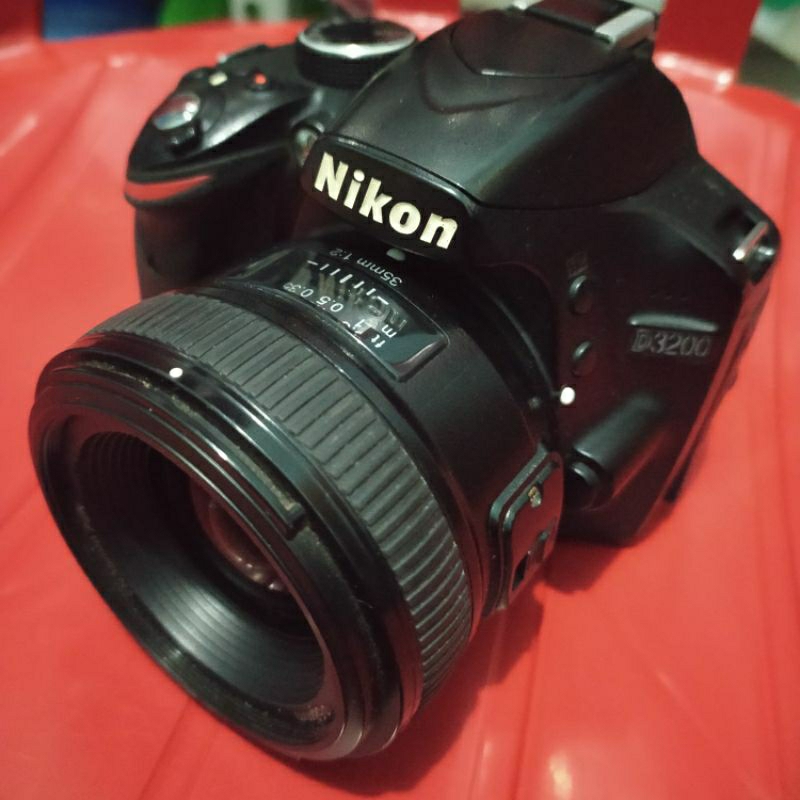 Kamera Nikon D3200 plus lensa fix