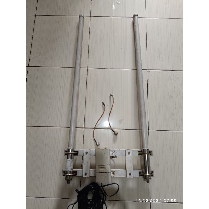 (bekas) rocket m2 + antena mimo ada breketnya juga