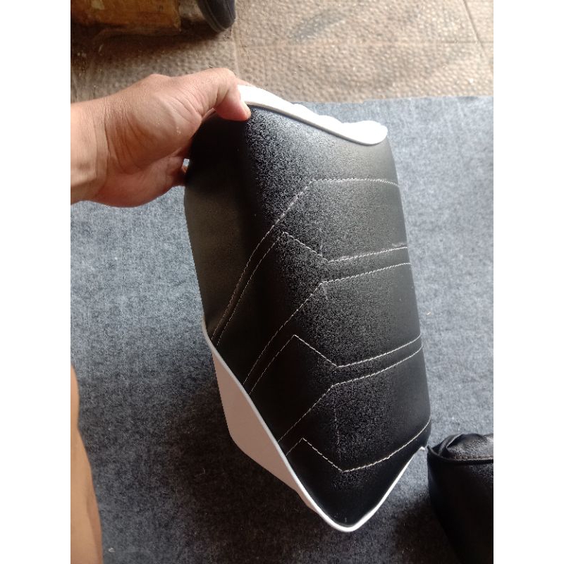 Jok Anak Boncengan motor PCX warna HITAM PUTIH