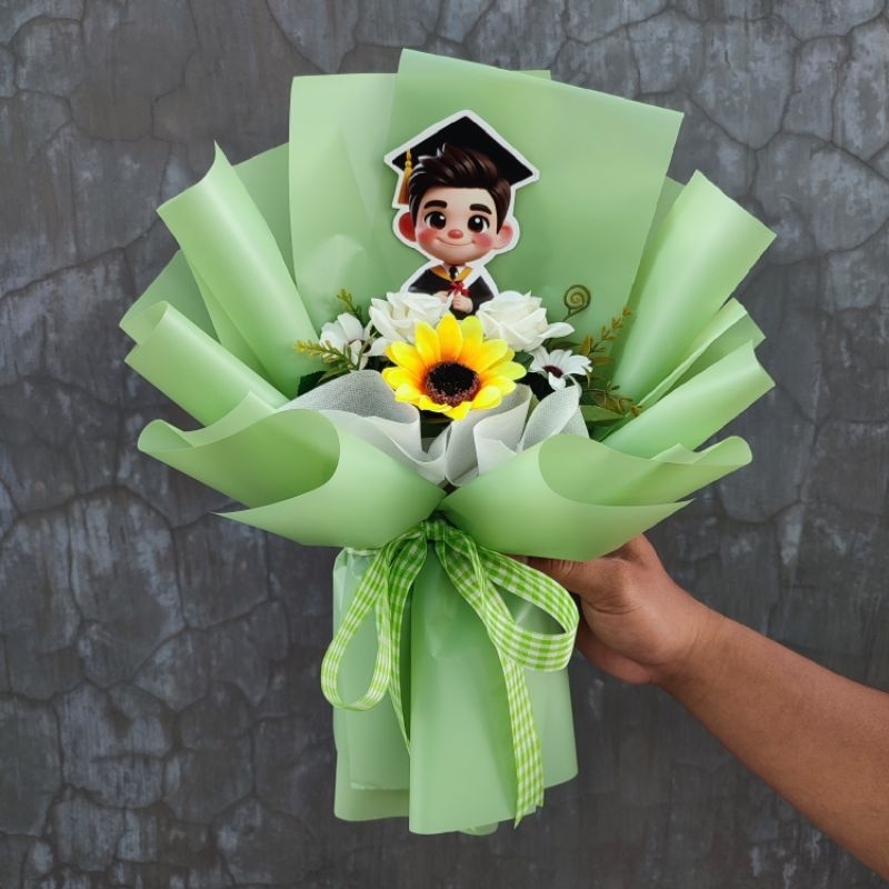 Buket wisuda karakter | bucket wisuda bunga | bouquet bunga cowok cewek