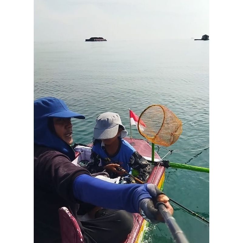 mancing ikan pakai perahu mini bahan fiber