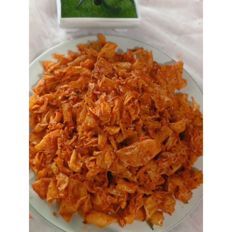 

kripik kriwil 1kg asin pedas renyah