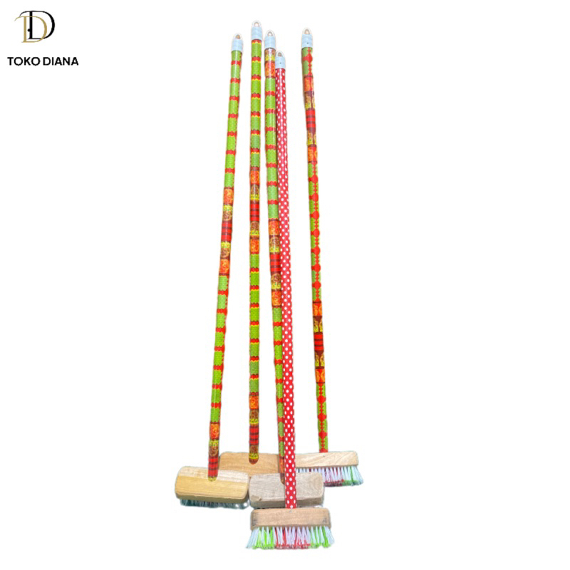 Sikat kamar mandi gagang kayu panjang / sikat kamar mandi / sikat lantai / sikat wc panjang / sikat 