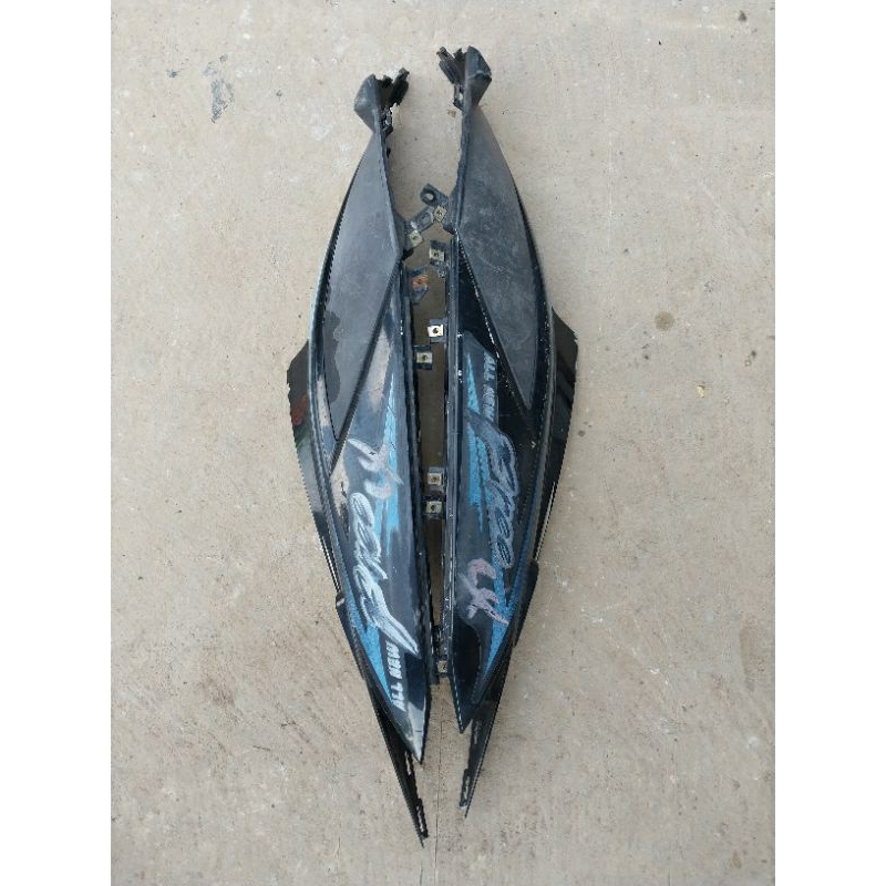 body kanan kiri kymco free  lx/libero