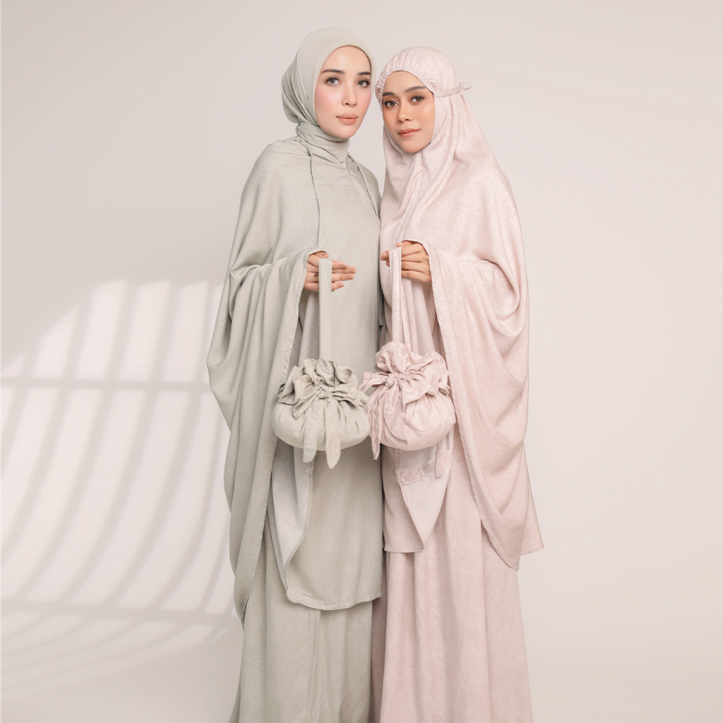 Lozy Hijab - Kejora Prayer Set (Mukena Motif Rayon 2in1 Lozy x Lesti Kejora)