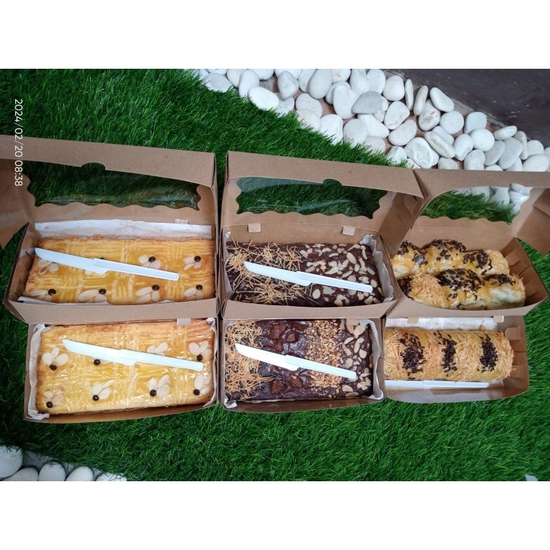 

Lekker Holand / Fudgy Brownies / Banana Strudel 20x10cm