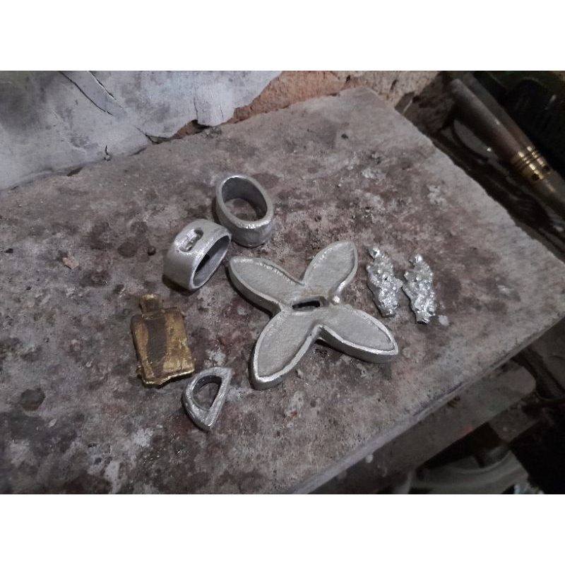 acsecoris/tsuba katana jenis shinobu