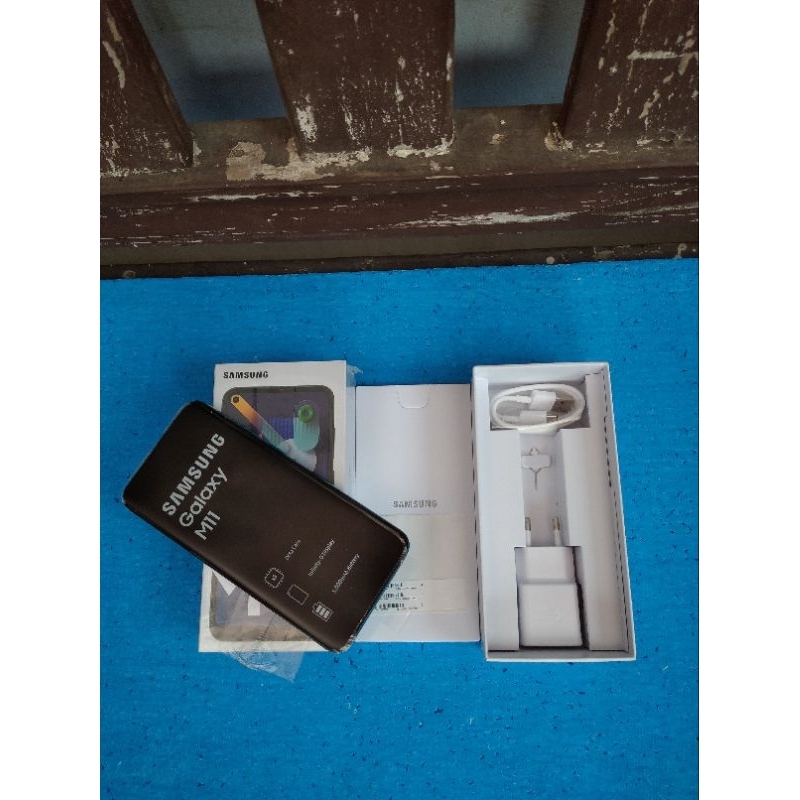 Samsung Galaxy M11 hitam second bekas