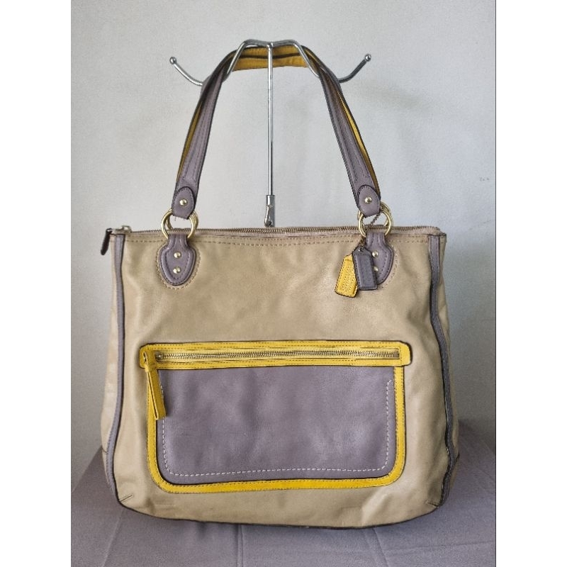 Coach Poppy colorblock Hallie Cappuccino Oyster shoulder bag (Preloved)