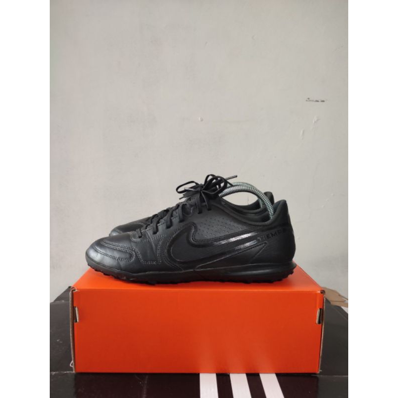 Sepatu Mini Soccer/ Futsal NIKE TIEMPO LEGEND 9 CLUB TURF BLACK DA1193 001 Original
