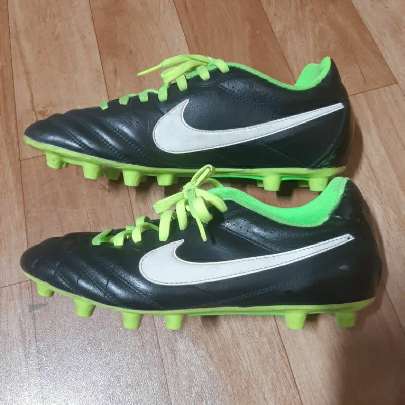Nike tiempo size 41 second original