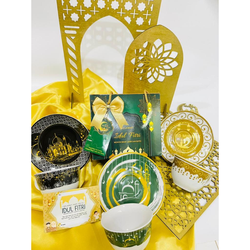 

HAMPERS LEBARAN IDUL FITRI CANGKIR SET PREMIUM ISI 1 CANGKIR + ALAS FREE KARTU UCAPAN