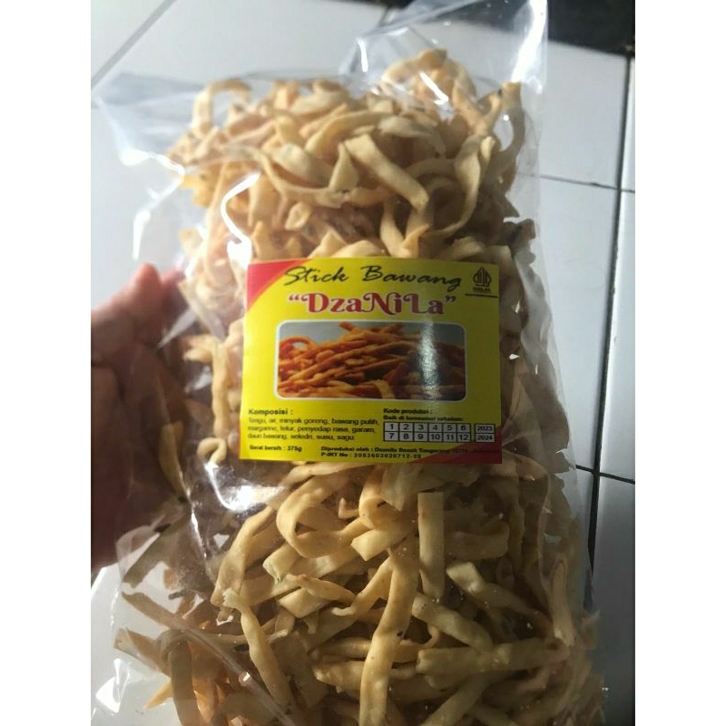 

cemilan stik bawang gurih