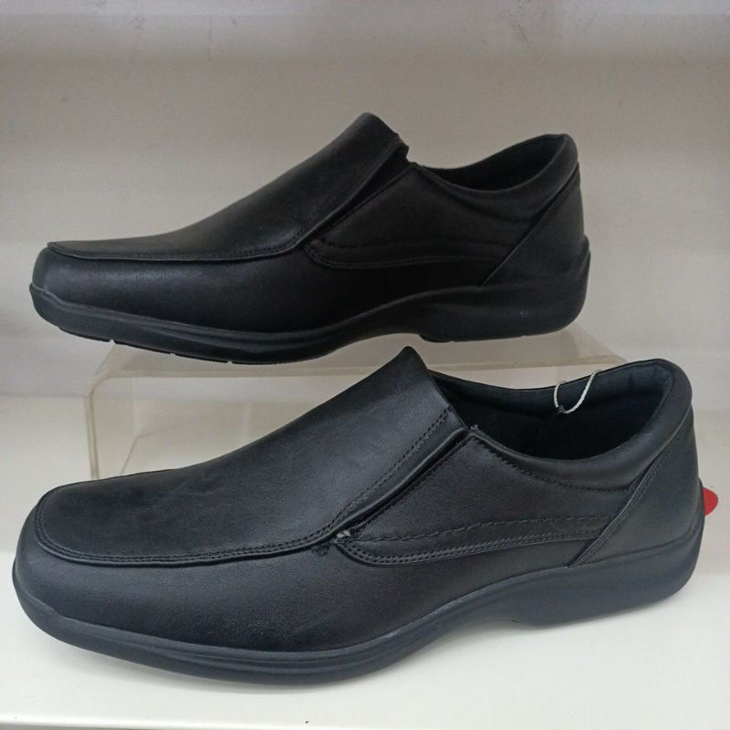 sepatu bata fanvotel comfit