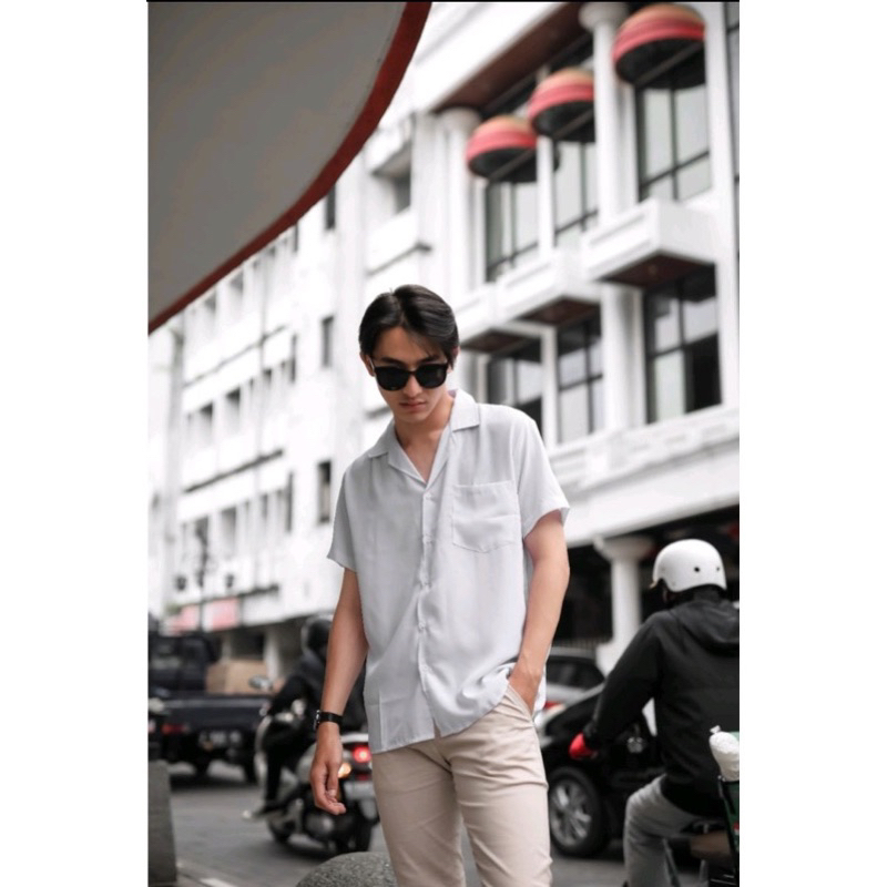 Kemeja Pria Polos Lengan Pendek Hawaian Classic Shirt Kemeja Pantai