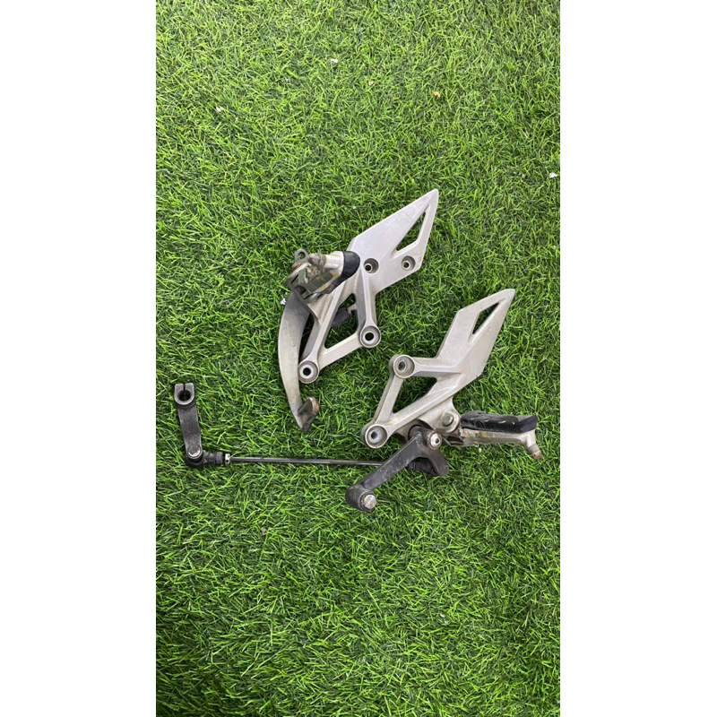 footstep depan honda cbr 150r k45g facelift cbr 150 led k45 original pijakan kaki depan postep