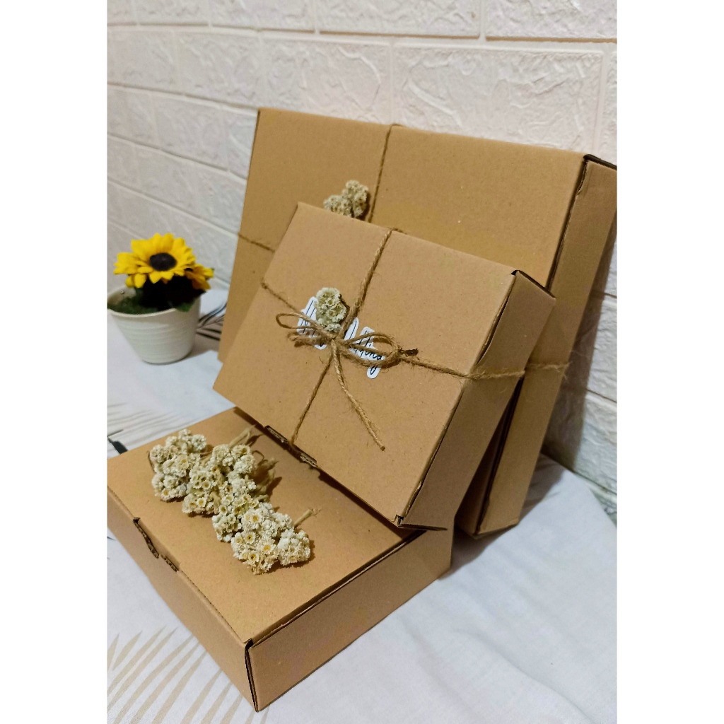 

Box kado hampers 15 x 25 x 5