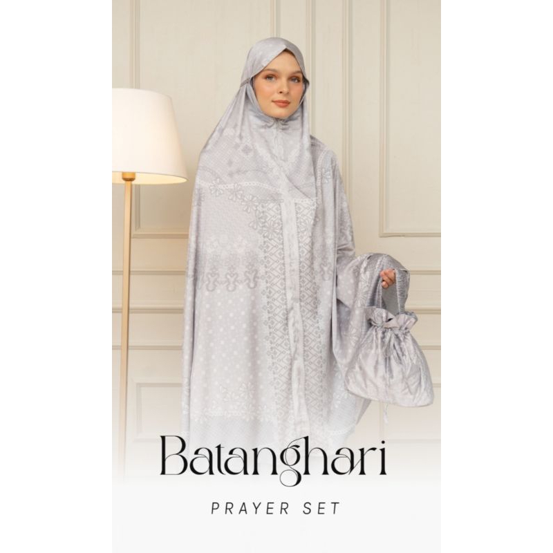 Batanghari Prayer Set Wearing Klamby