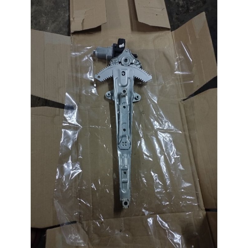 motor dinamo power window dan regulator  mitsubishi outlander