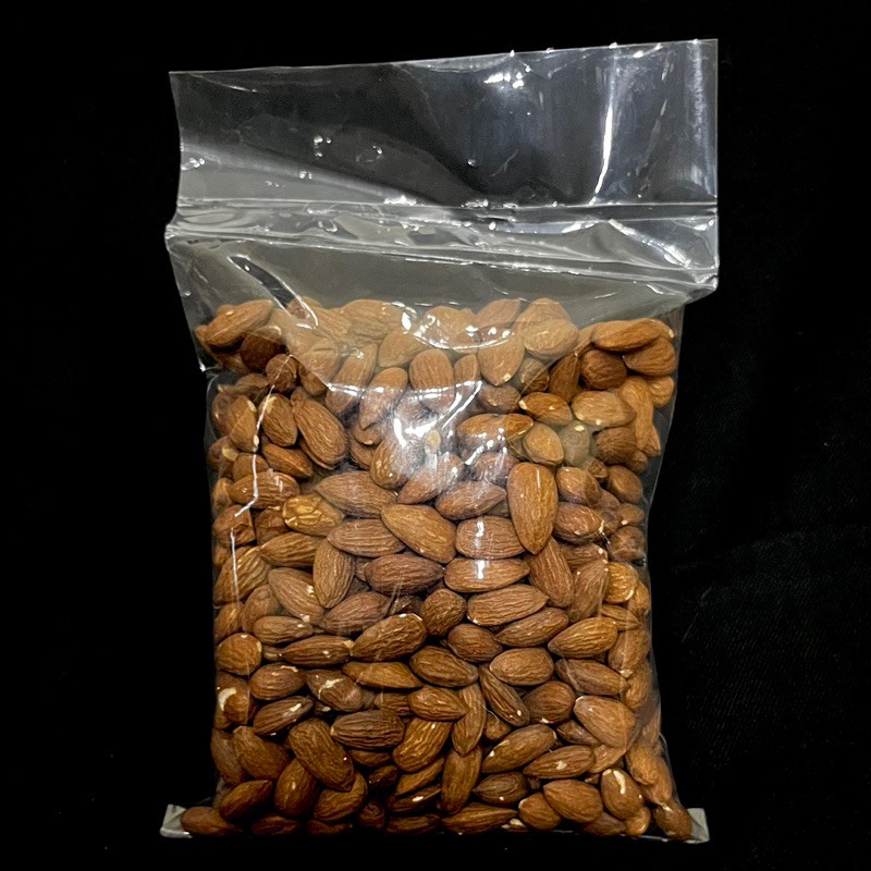 

Kacang Almond