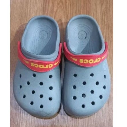 preloved sendal crocs anak laki laki