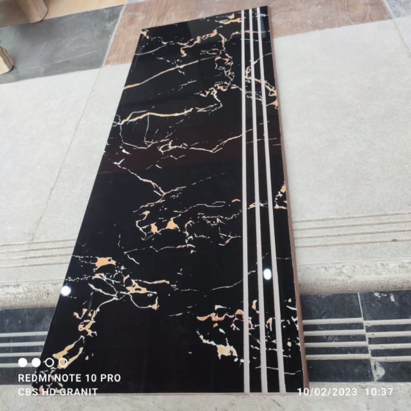 Granit Tangga 30x80 hitam motip emas  portoro black