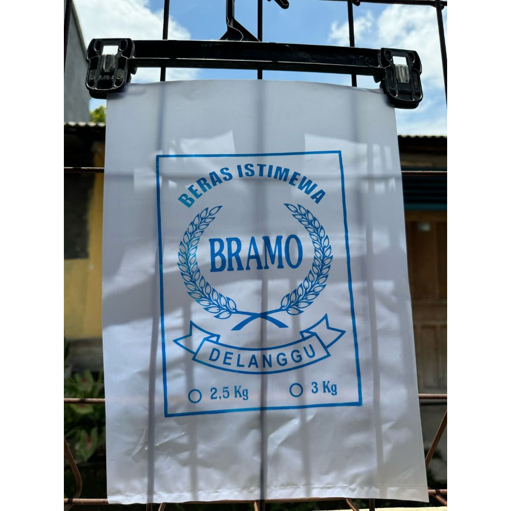 

Plastik BERAS 2-3kg ( isi 50 lembar )