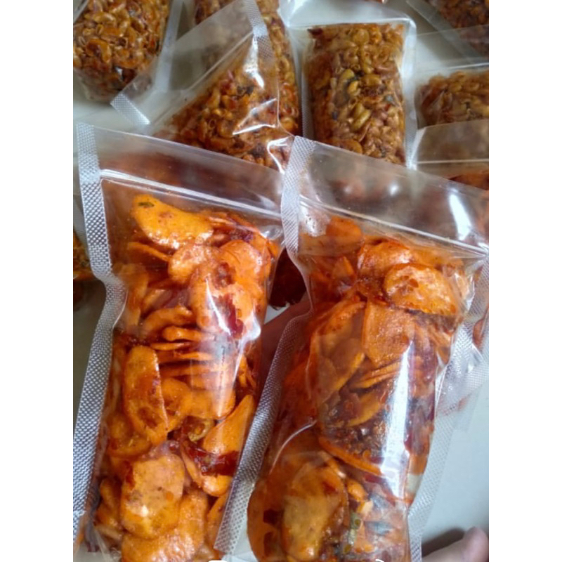 

kerupuk seblak kering pedas Daun jeruk ukuran 500gram