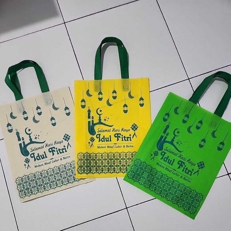 

Goodybag 30x40 motif idul fitri