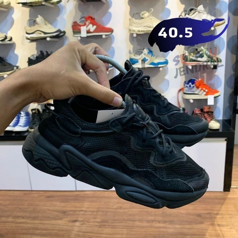 sepatu running Adidas Ozweego Pride Black 40.5