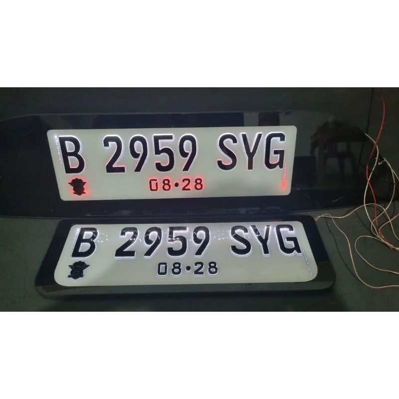 Plat nomor mobil full nyala timbul