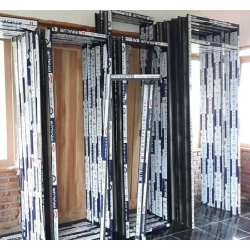 kusen pintu dan jendela beserta daun pintu dan jendelanya