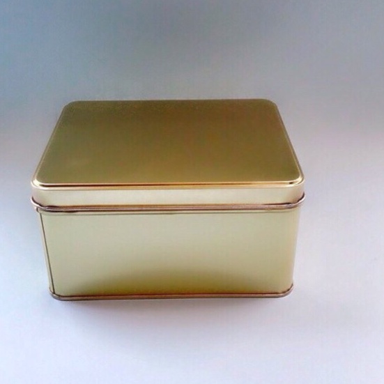 

FG2 Kaleng kotak souvenir gold