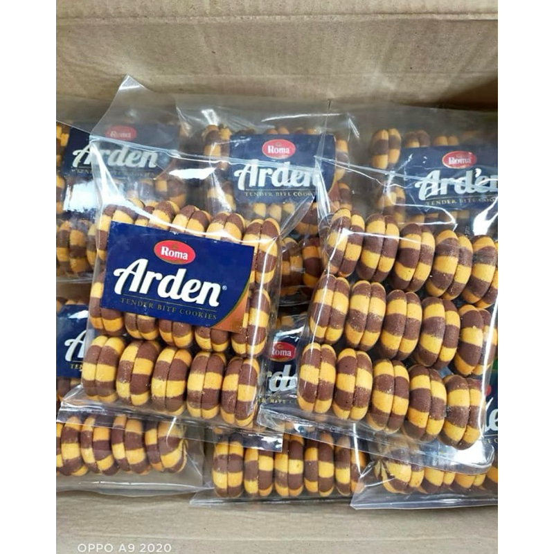 

Snack branded lebaran Roma Arden
