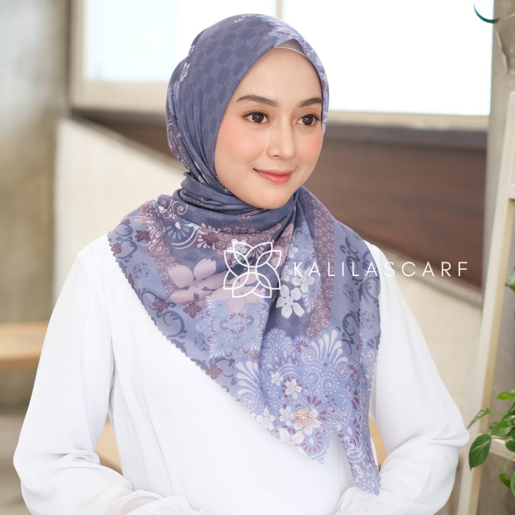 HAGIA SCARF