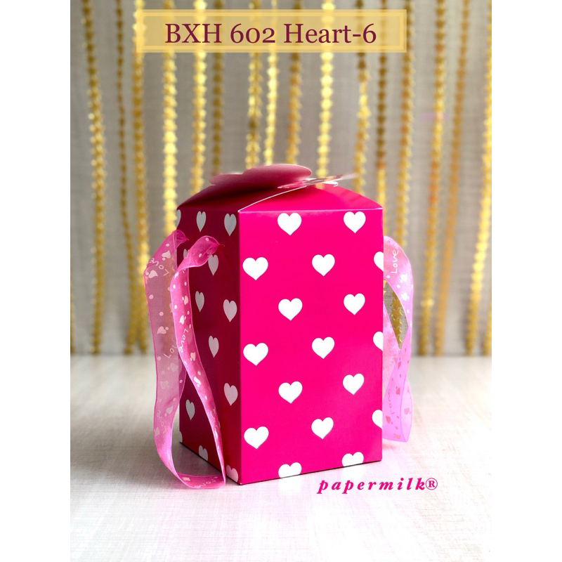 

BXH 602 Heart, Kotak Lipat Bunga / Hati size 12 × 12 × 19,5 CM