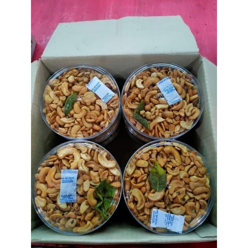 

kacang mete toples