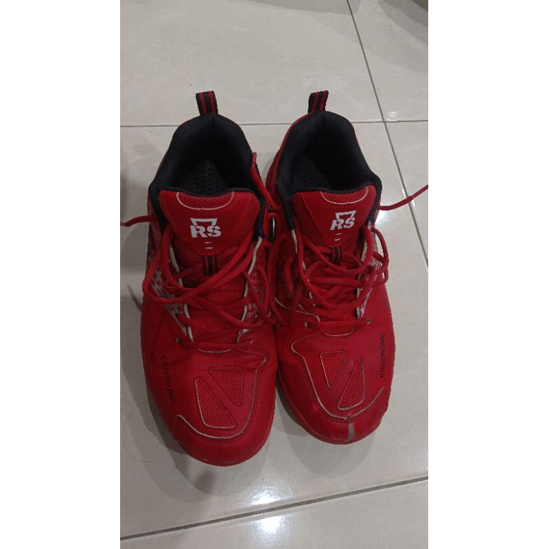 sepatu badminton RS JF 715