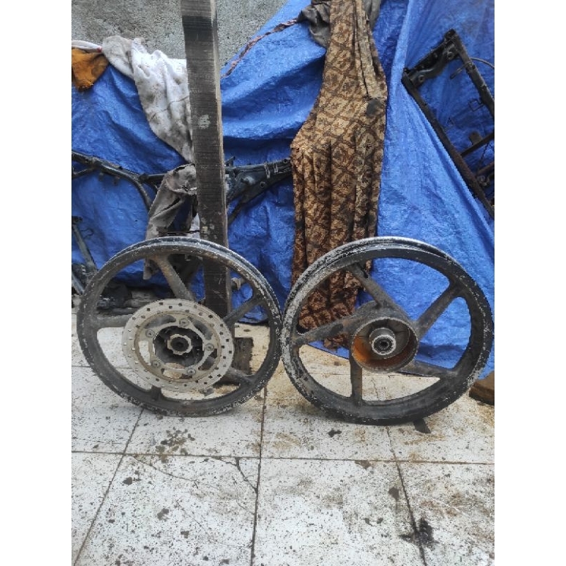 velg bajaj pulsar 135 LS