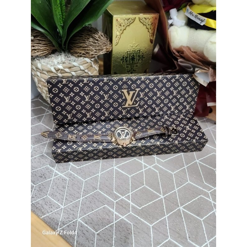Jam Tangan LV