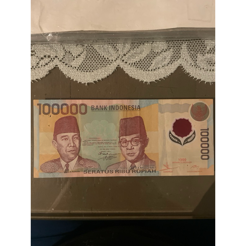 Uang Kertas kuno Indonesia 100.000 Polymer Uang Antik